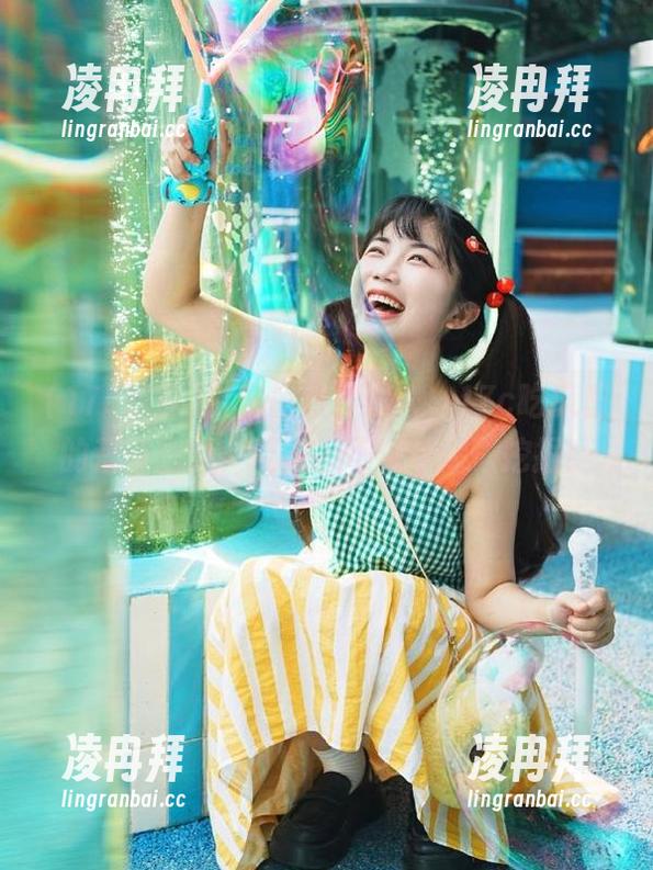 传送门格外迷人，17c吃瓜里的荒诞幽默，让人忍不住想深入挖掘！