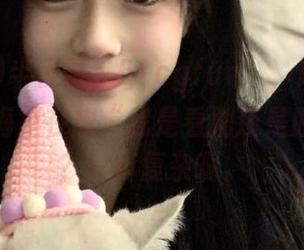 半夜翻“51cgfun”，刷视频的时候脑海里在想“我是看剧还是脱离现实？”真复杂啊。
