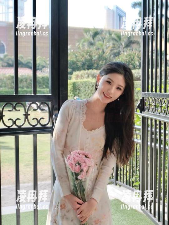哈哈，51吃瓜网页上今日的大瓜有点香，难以抵挡的诱惑就是...
