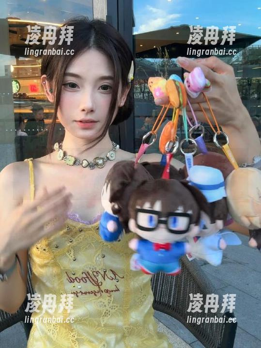 每一次翻开网页，都是一场“hlw”般的吃瓜冒险！