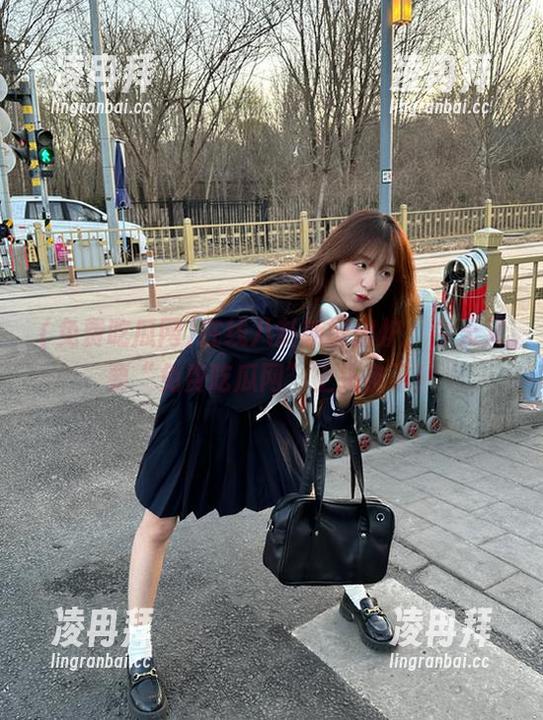 在线八卦新鲜出炉，今天又要“免费吃瓜网”上头条了！