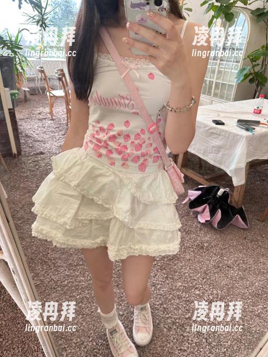 吃瓜网 下载吃瓜网的瞬间,我正在观看一场不可描述的热闹。