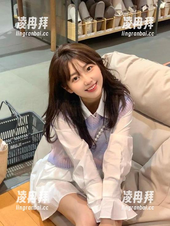 吃瓜网在线：不信来看看，连路边的小狗都在讨论的热辣话题！