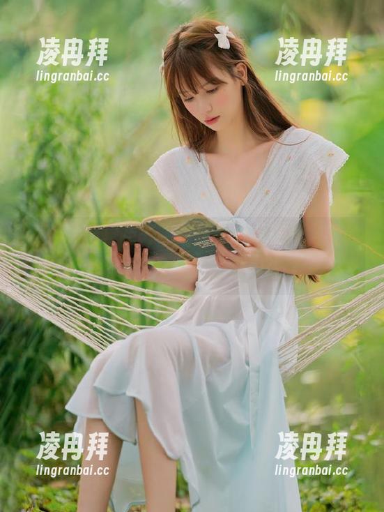点开“明星黑料”网址，我的手心都是汗，这次爆料可牛了～