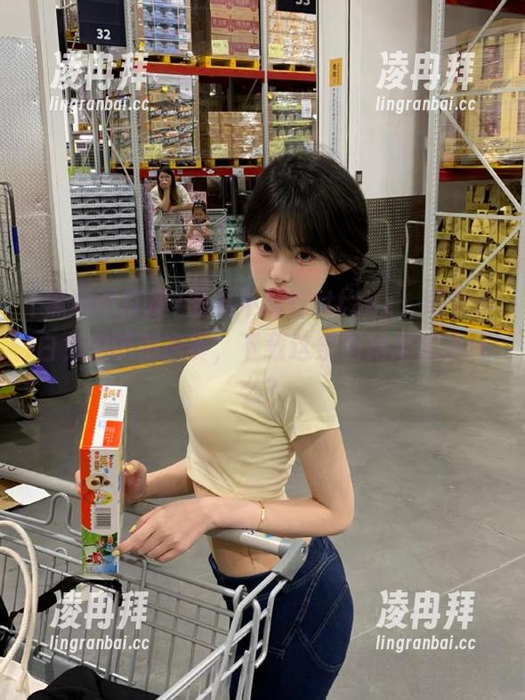 黑料不打烊tttzzz，观看小白兔们的追逐赛，下载这条围裙里藏了什么？