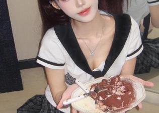 吃瓜不止于味道，iOS上的“黑料吃瓜不打烊”让我脑洞大开，呵呵。