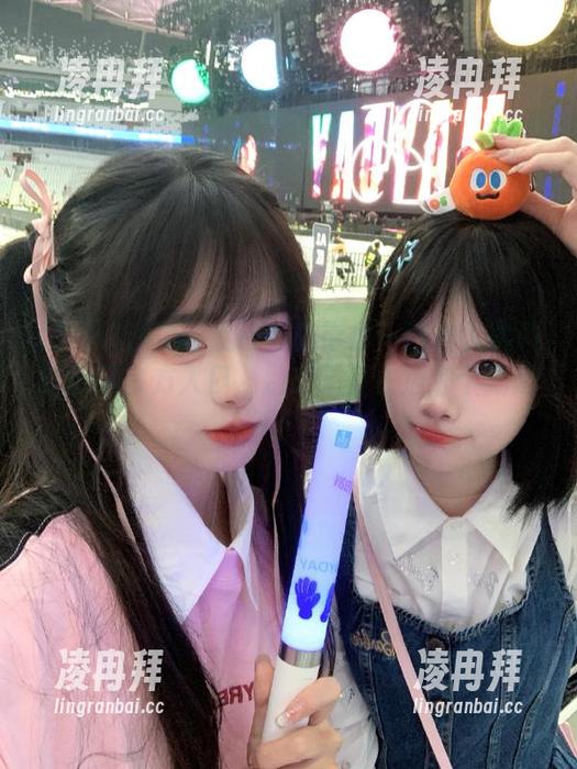 无敌导航带你一键冲入黑料吃瓜网官方入口，别忘了看左边那个劲爆！