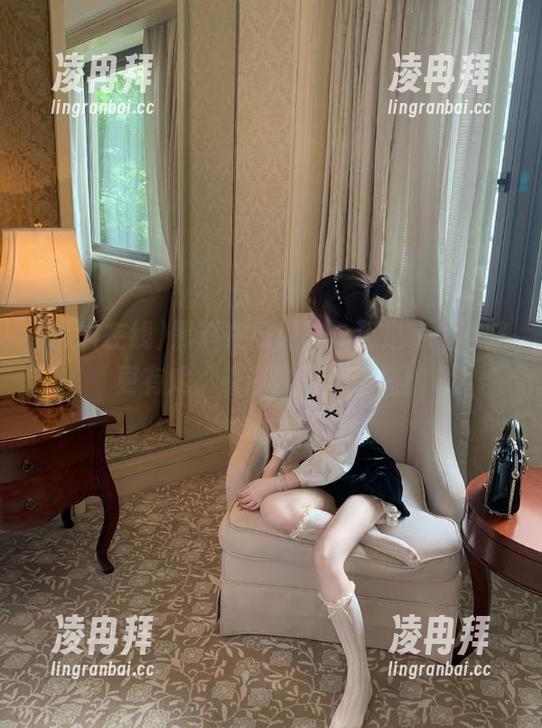 黑料在线发布，还是家里猫咪更有戏，看我加班到天亮！