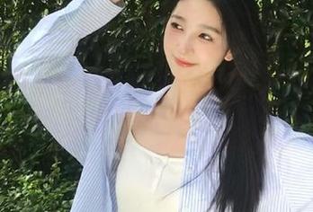 一边看黑料在线，一边高喊永不迷路，其实心里早就迷失了方向。