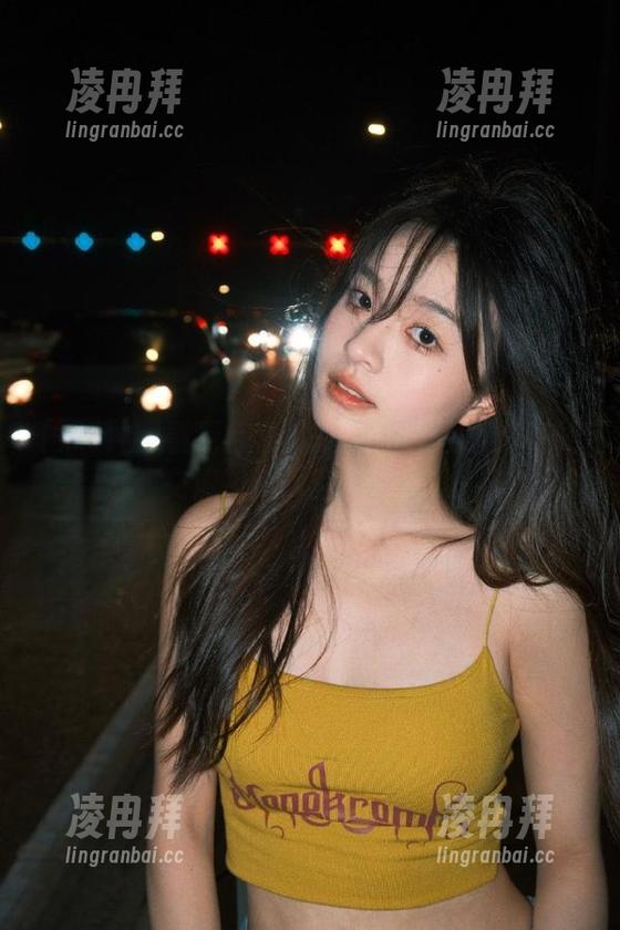 看看你喜欢的黑料社首页：在线交流夜深人静的瓜趣！