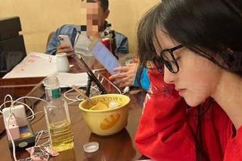 看黑料网app的视频就像扔进了深渊,有点意思但又让我无言以对。